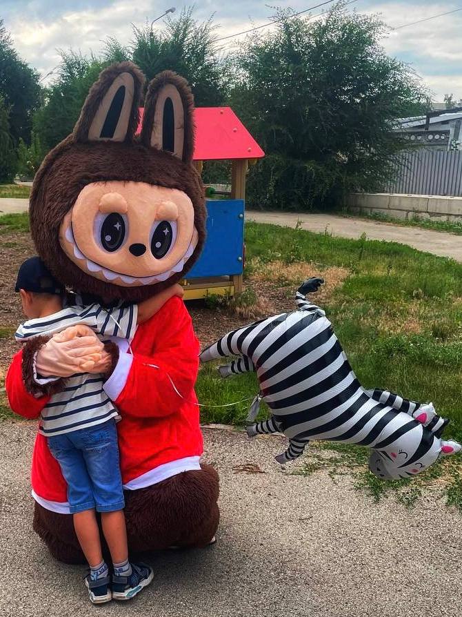 Лабубу - ростовая кукла